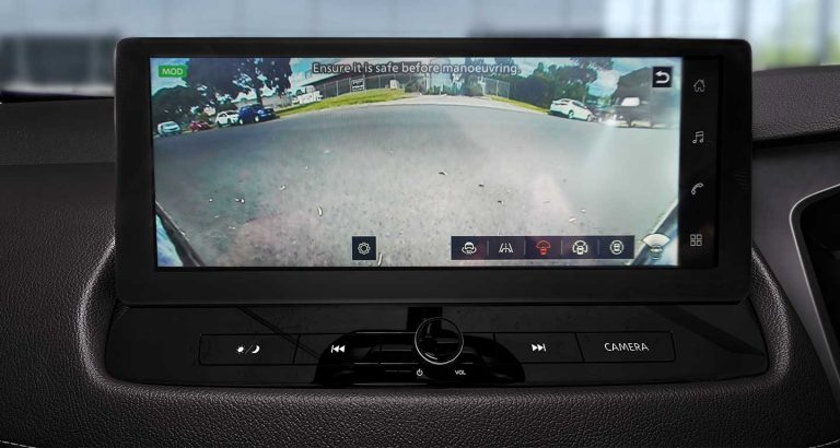 T-Junction View⁽²¹⁾ Using the front camera to extend your line of sight, the T-Junction View provides an ultra-wide perspective, giving you a safer, early look at the oncoming traffic and drastically reducing blind-spot anxiety.